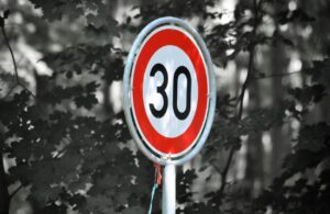 30代女性がニキビを繰り返す原因とは？